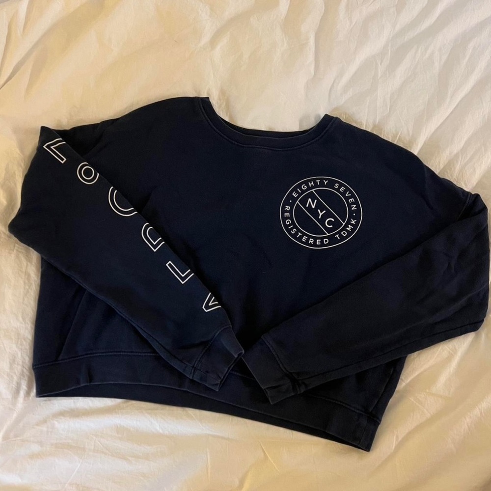 aeropostale cropped navy sweatshirt.